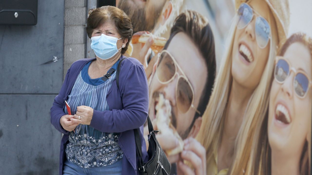 Primer día de uso obligatorio de mascarillas en Barbanza