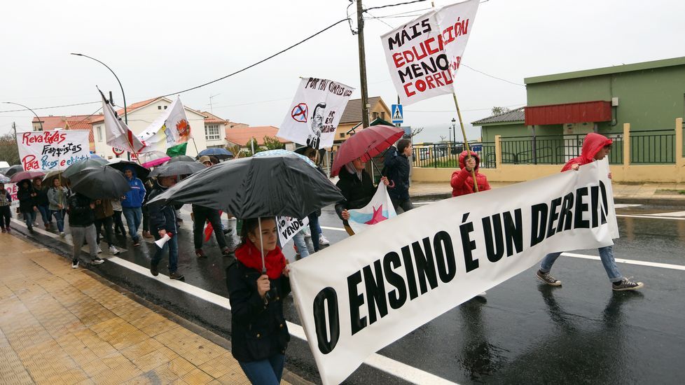 Protesta contra las reválidas y la Lomce en Barbanza