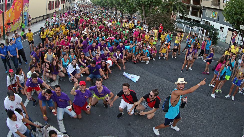Desfile de peñas da Festa da Dorna 2016