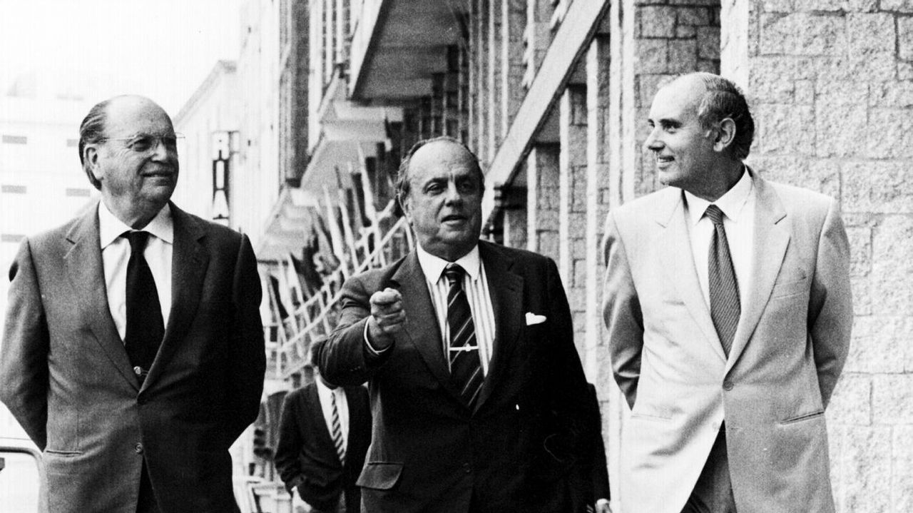 Fraga, Fernández Albor y Romay Beccaria paseando por A Coruña