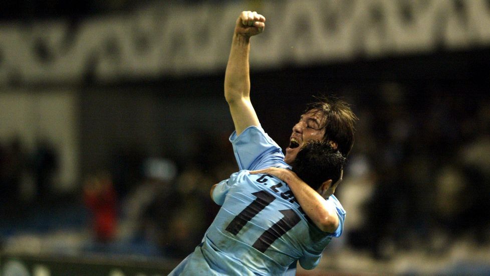Gustavo López y Berizzo celebran un gol en el Celta-Brujas de Champions de noviembre del 2003.