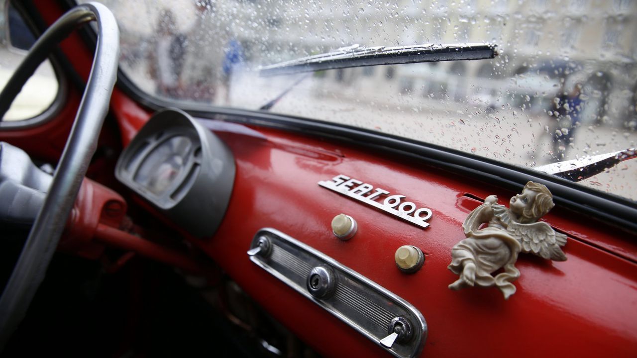 Concentración de SEAT 600 en A Coruña en el 2016.