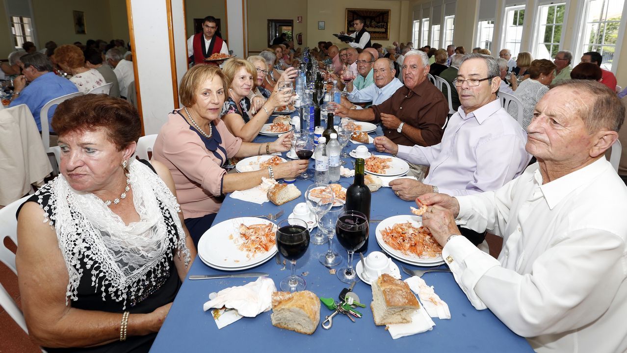 Comida de los Mayores en las fiestas de la Guadalupe.