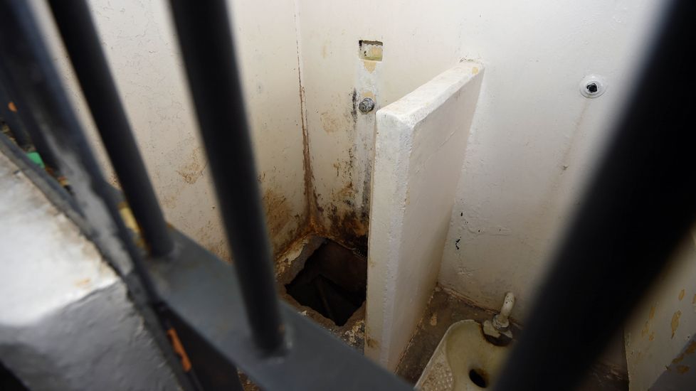 Cama en la celda de «El Chapo» Guzmán.