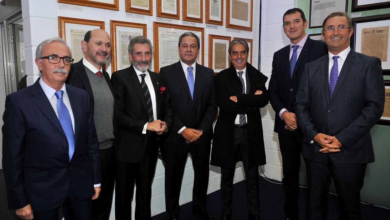 Los presidentes del Racing, Pepe Criado; de la FGF, Rafael Louzán; del Celta, Carlos Mouriño, y del Dépor, Tino Fernández, con Natxo González, el abogado Miguel Juane y el director de Deportes de la UDC, Juan Fernández