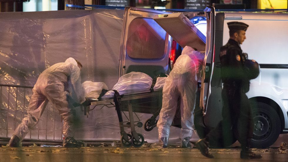 Abrigos abandonados en la calle al lado del Comptoir Voltaire cafe