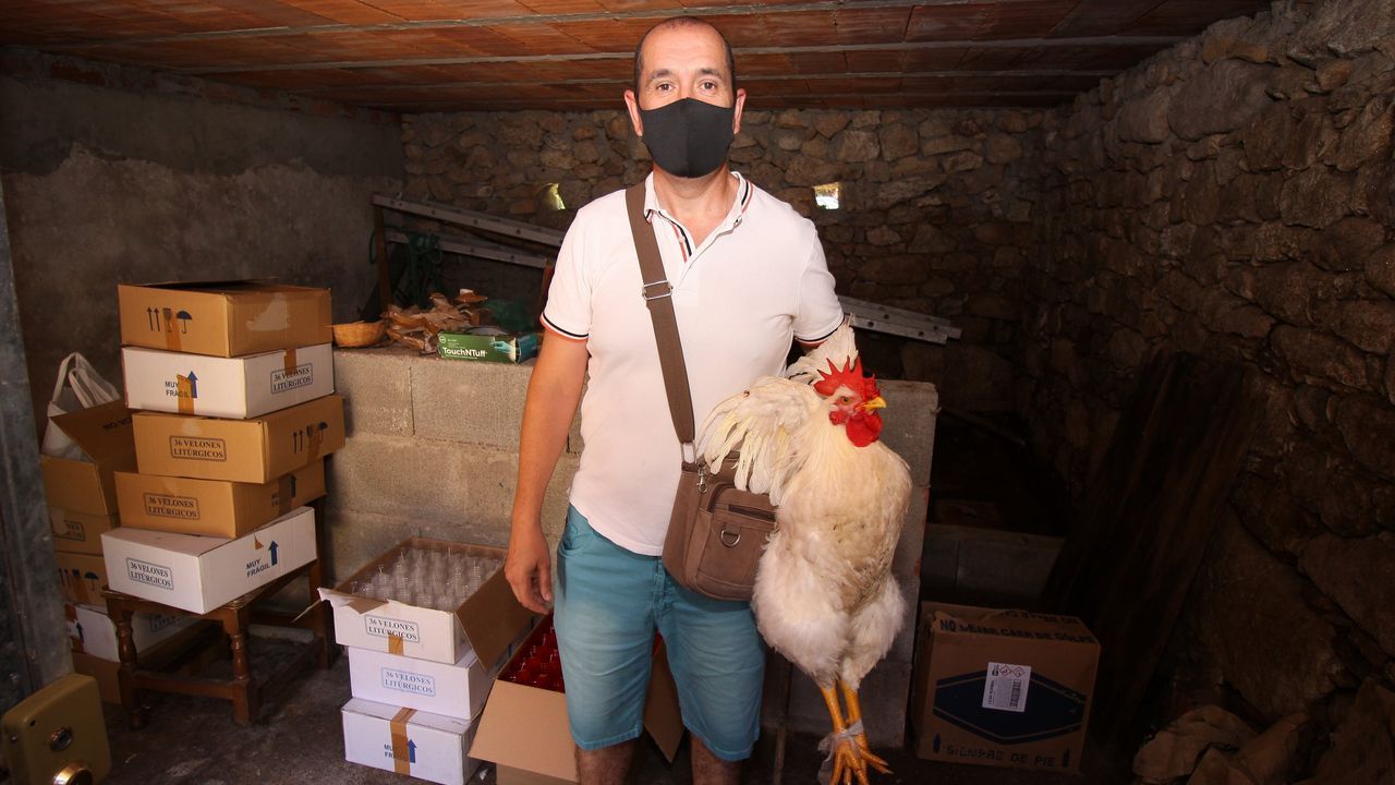 MISA EN SAN BENITO DE SERANS CON LA SUBASTA DE GALLOS
