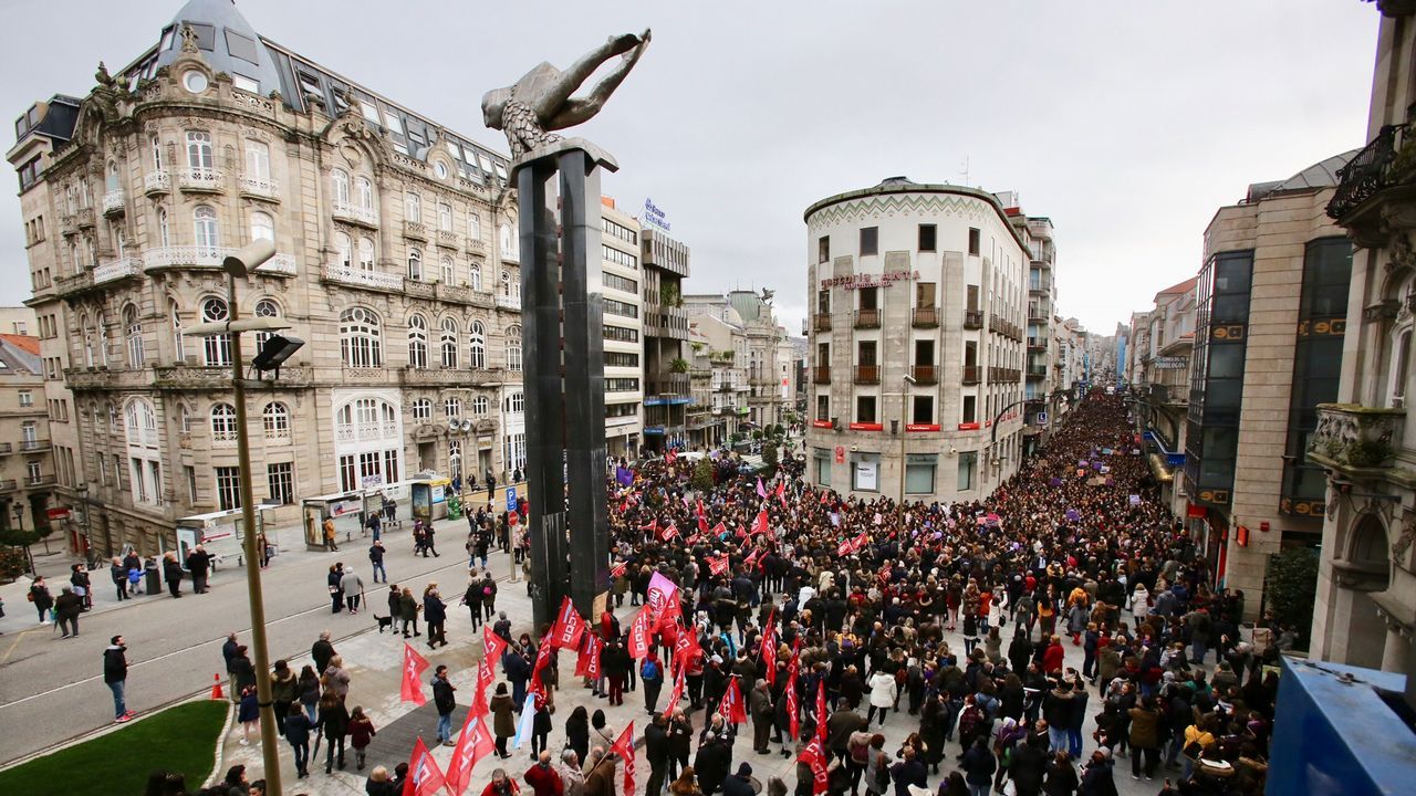 Multitudinaria manifestación en Vigo