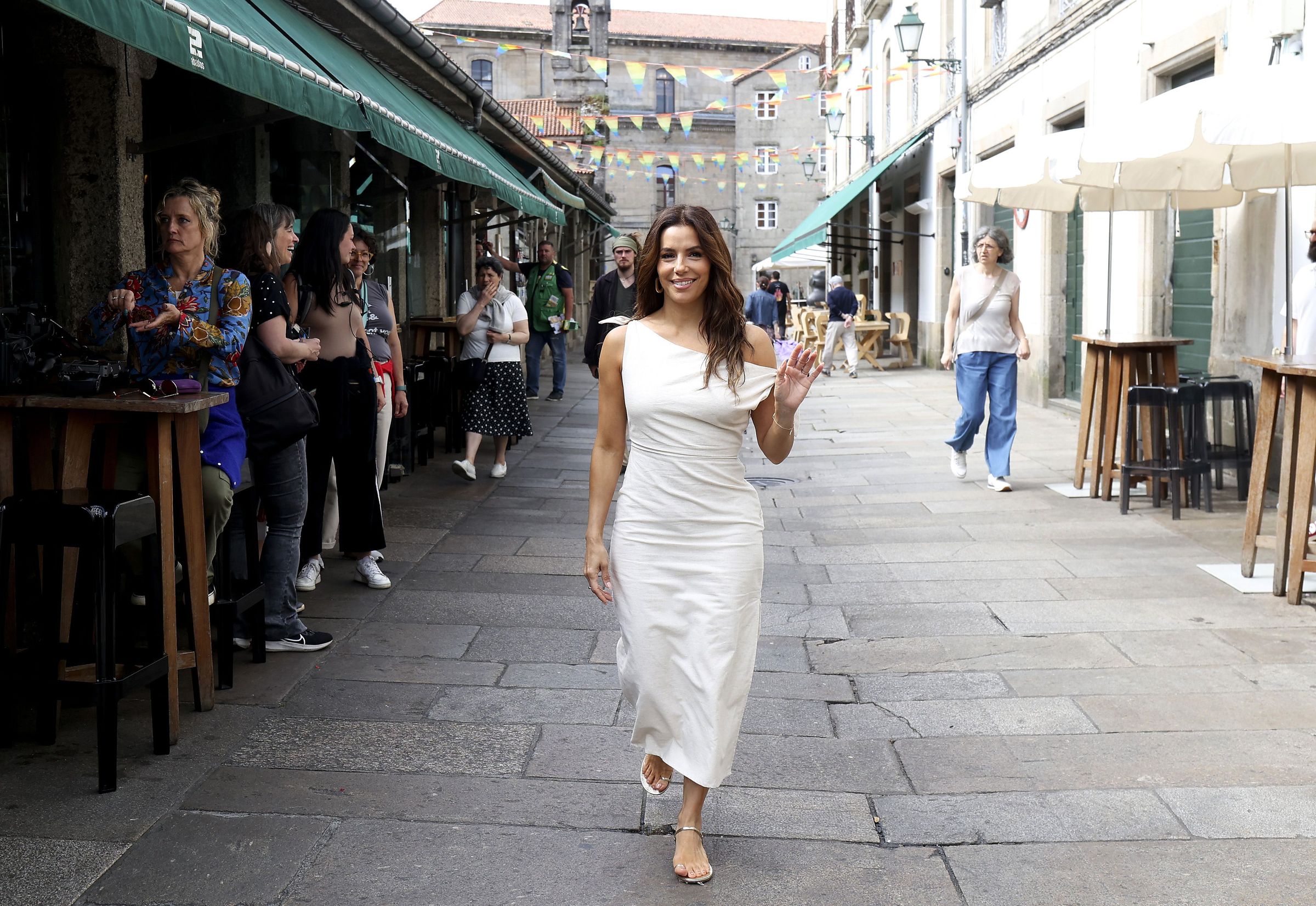 A actriz americana Eva Longoria, na praza de Santiago, atpase grabando un documental gastronmico para a CNN. 27/06/2024