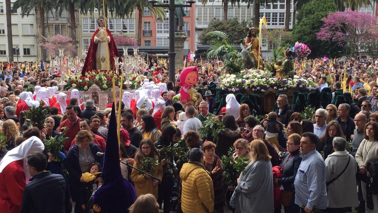 Lunes Santo | Procesión de Cristo Rey y la Virgen de la Amargura. Cofradía de Dolores