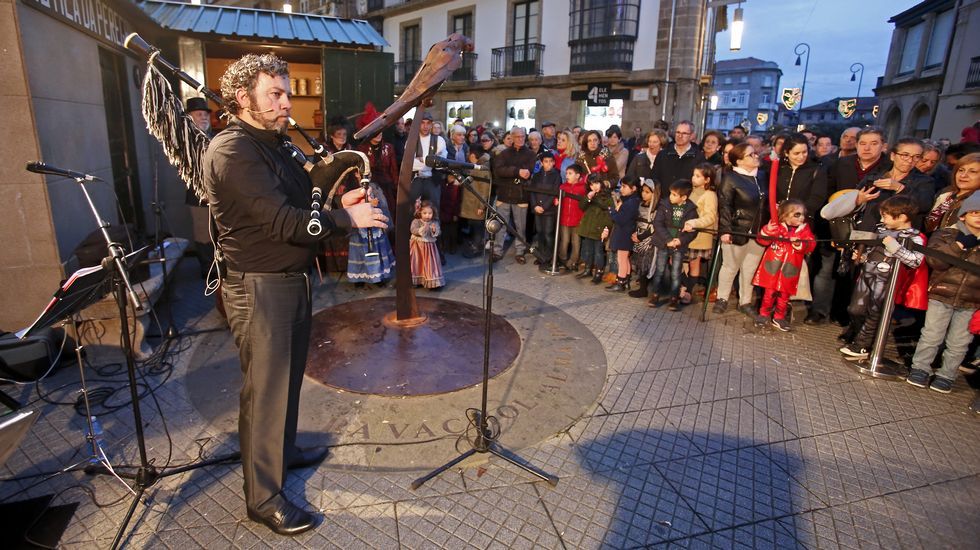 Carnaval de Pontevedra. Presentación del loro Ravachol