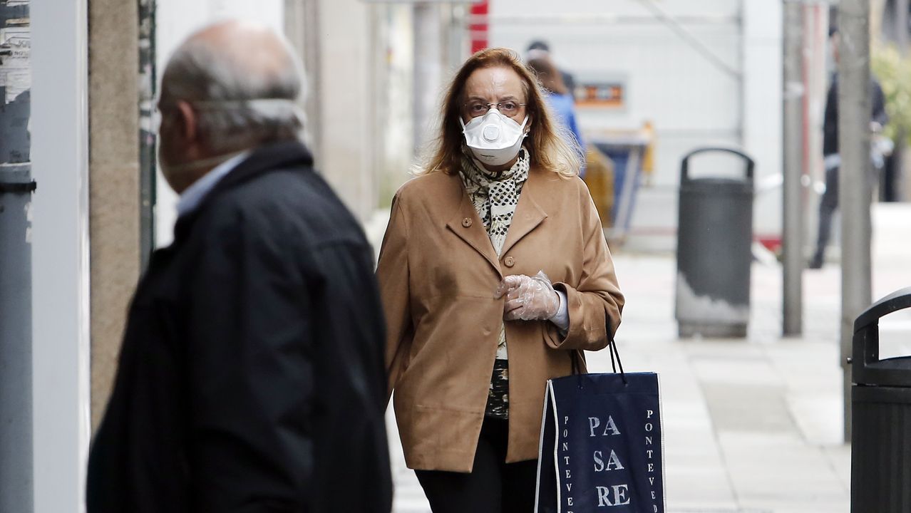 Uso de mascarillas por las calles de Pontevedra
