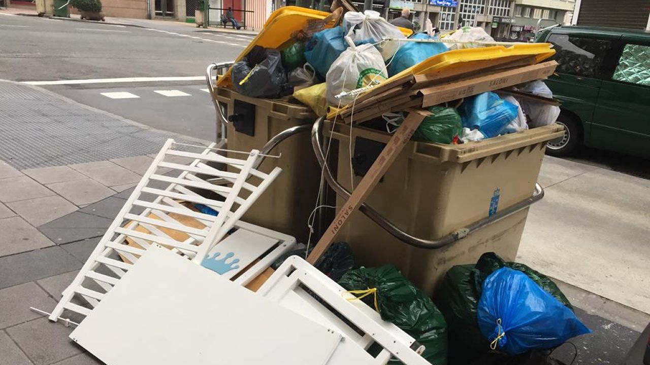 Segundo día (miércoles) con la basura de las calles sin recoger