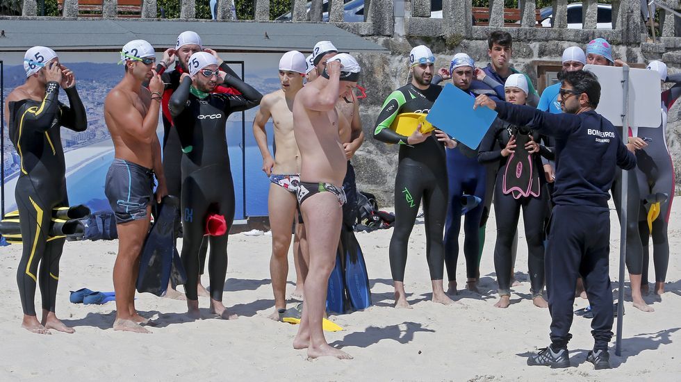 Pruebas de socorristas en la playa de Silgar