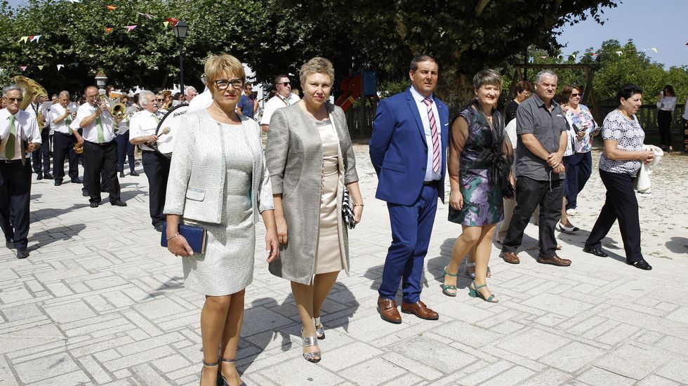Castro Caldelas vivió la procesión de Os Remedios, a la que no faltó O Irrio Peliqueiro