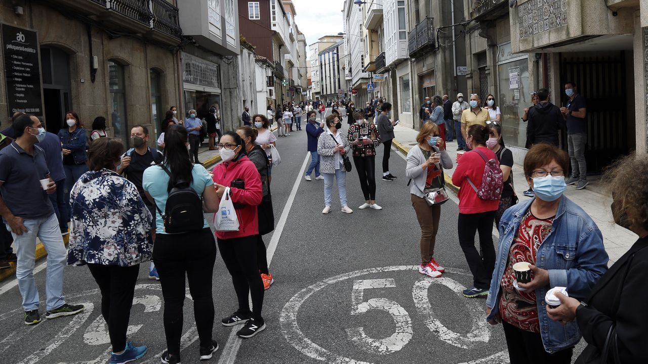 Protesta de los hosteleros por el cierre del municipio.Imagen de la protesta realizada en A Pobra el jueves