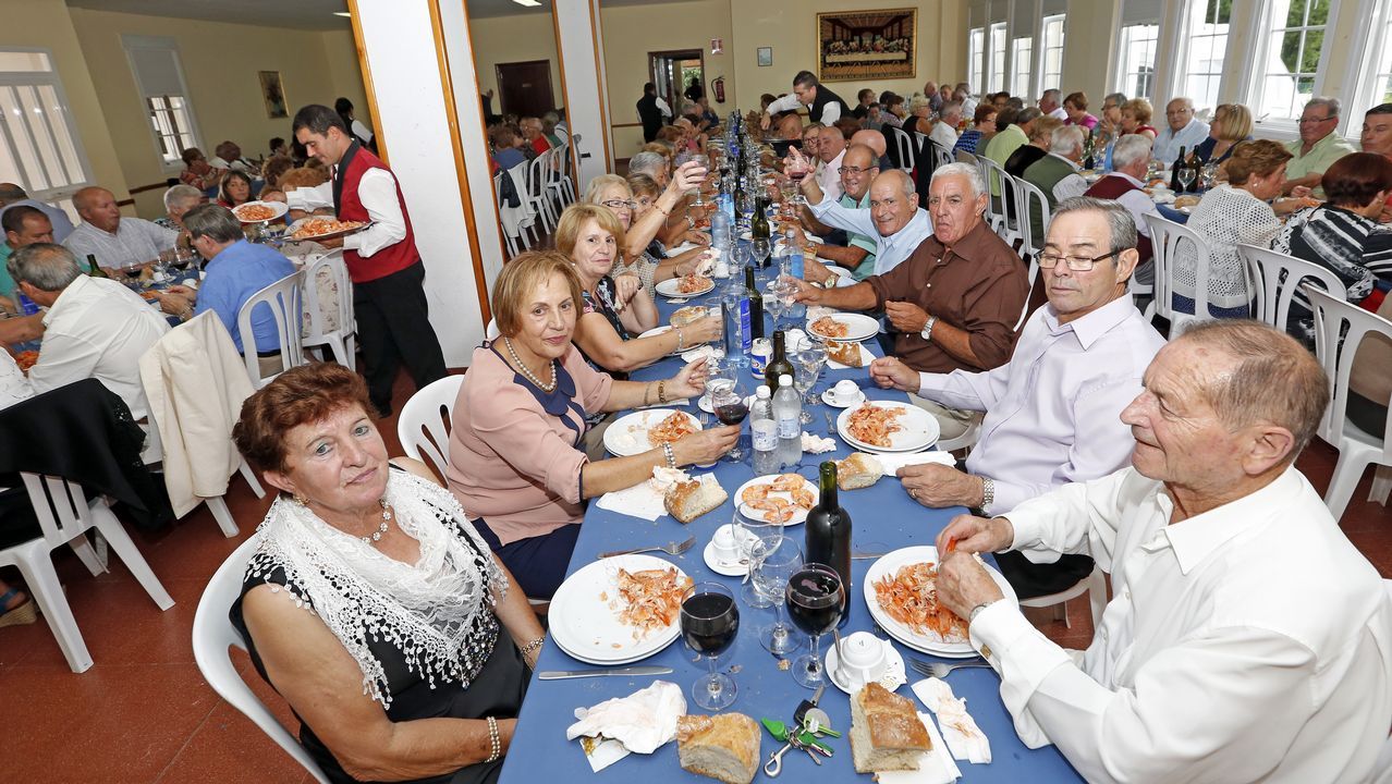 Comida de los Mayores en las fiestas de la Guadalupe.