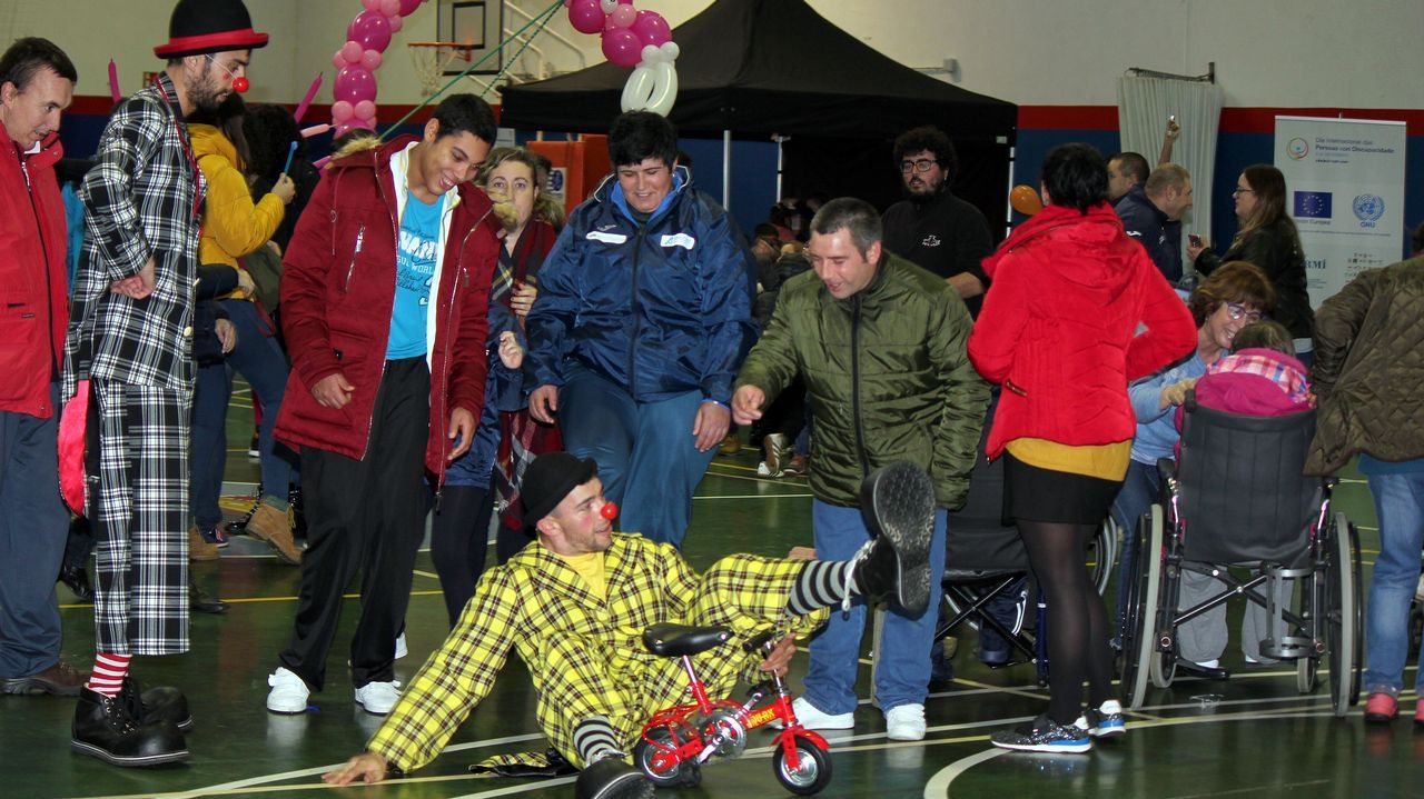 fiesta de la asociacion Amicos con motivo del día internacional de las personas con diversidad funcional