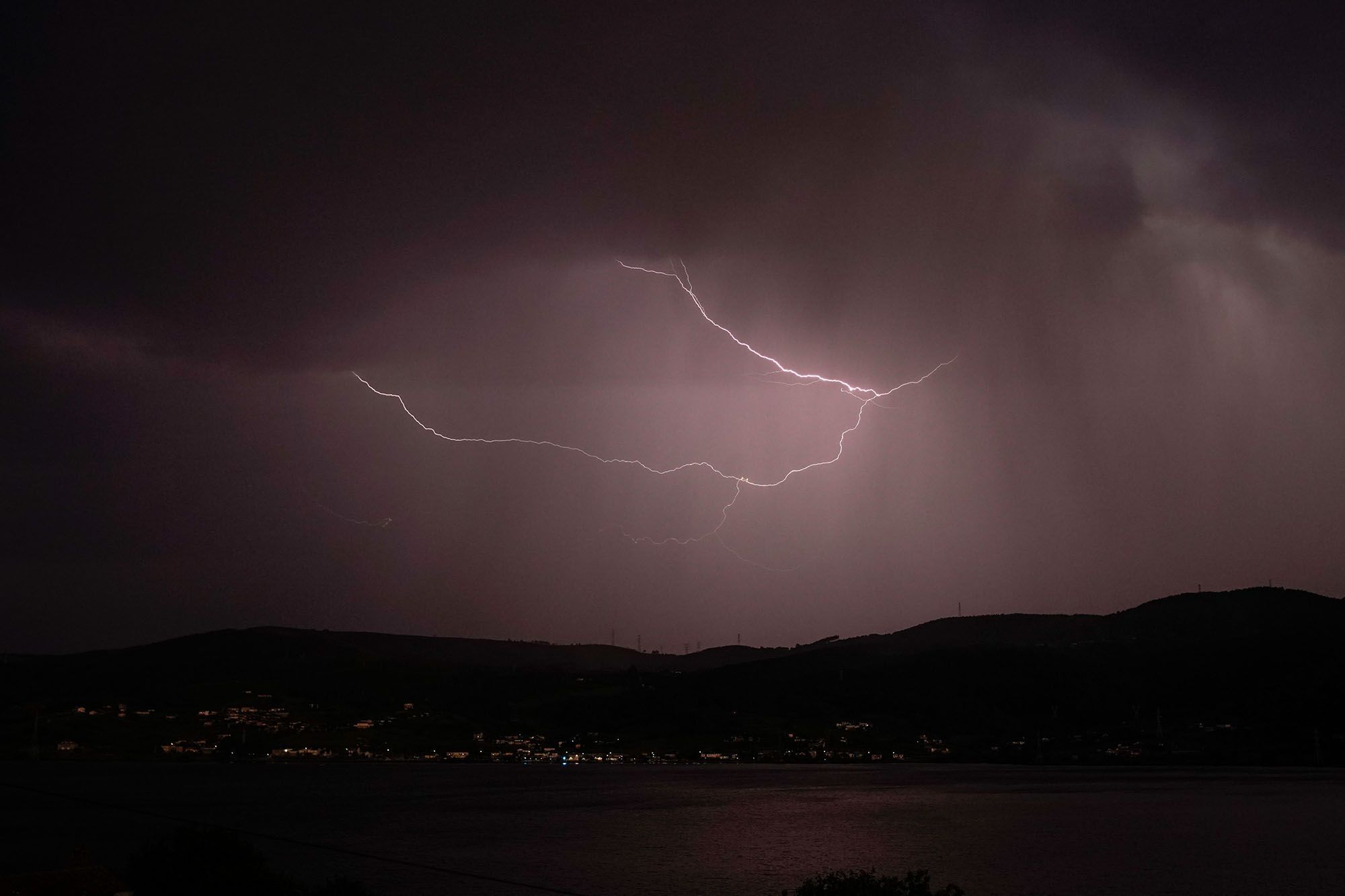 Entrou a la con treboadas e cumpruse o novenario (Castrelo de Mio). 10/05/2024