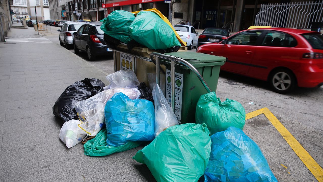Segundo día (miércoles) con la basura de las calles sin recoger