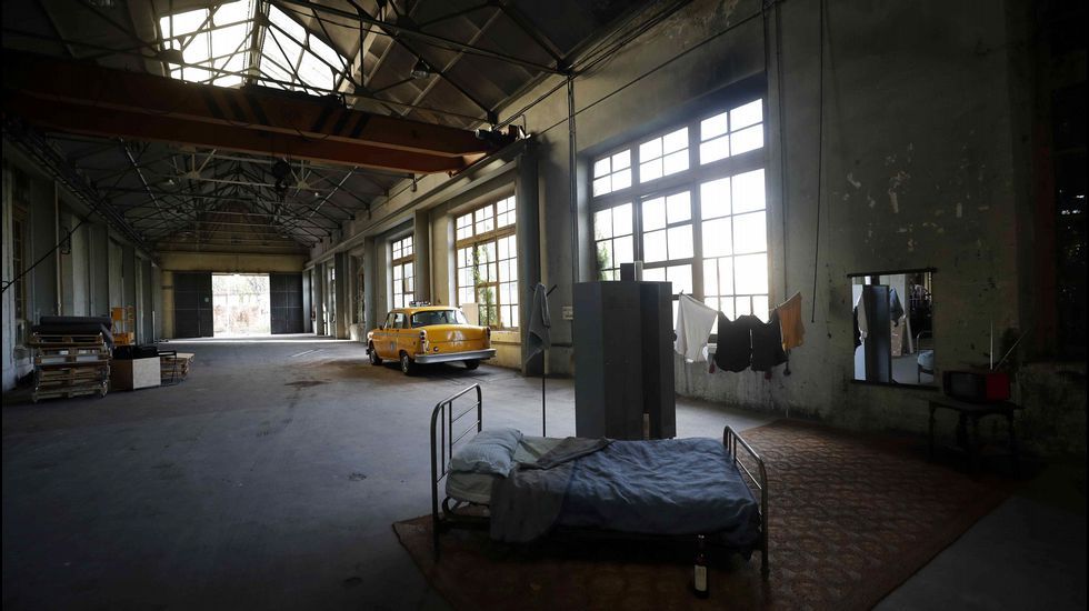 La magia del cine ha conseguido transformar la antigua Fábrica de Armas de Oviedo, cerrada desde 2012, en la Fábrica Scorsese