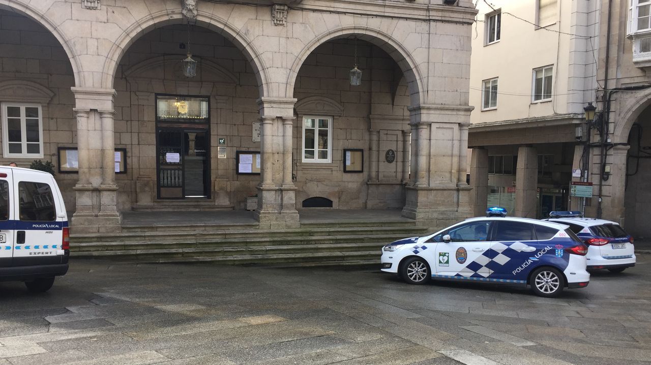 La Policia Local refugió a un indigente en la Casa do Concello de la capital ourensana