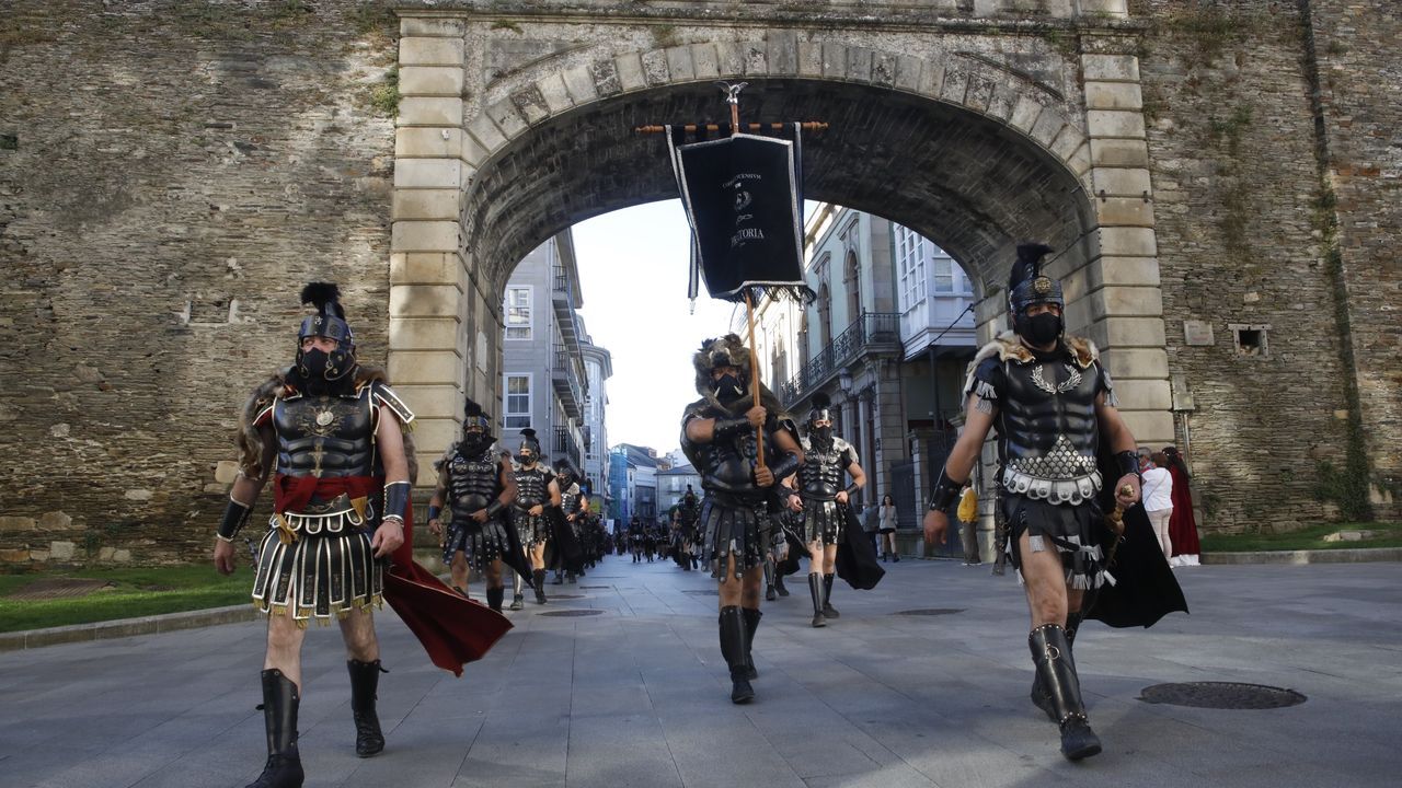 Los romanos y castrexos homenajearon a las víctimas del coronavirus