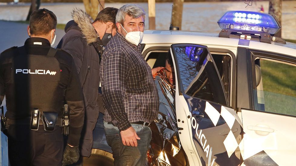 Se tira al Lerez para escapar de la policía