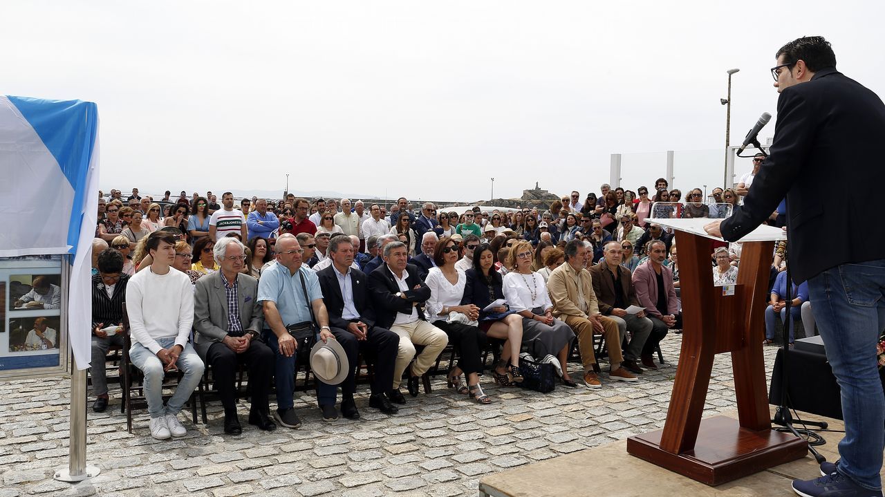 ACTO DEL HOMENAJE A PLACIDO BETANZOS EN EL QUE BAUTIZO´CON SU NOMBRE EL PASEO MARITIMO DE PALMEIRA