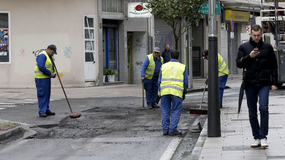 OBRAS DE ASFALTADO EN LA CALLE GARCIA PRIETO EN CONXO