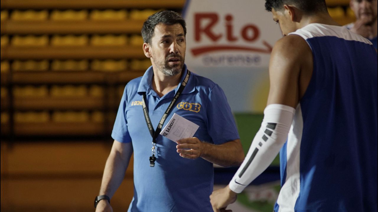 El nuevo COB empieza a entrenar.Gonzalo García da instrucciones