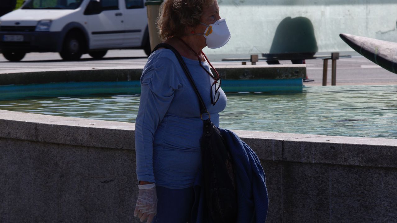 Disfrutando del sol en el paseo marítimo y en las playas en A Coruña
