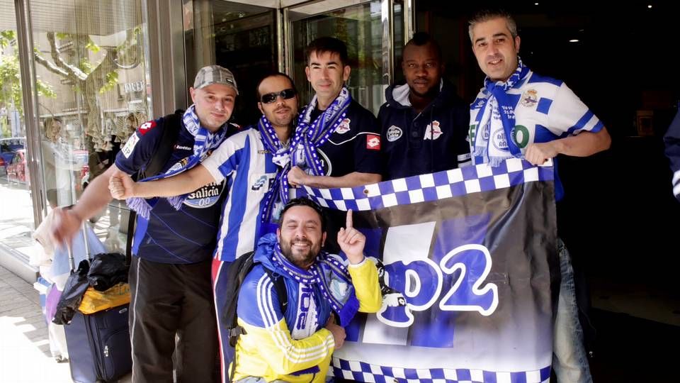 Aficionados del Dépor con Sissoko