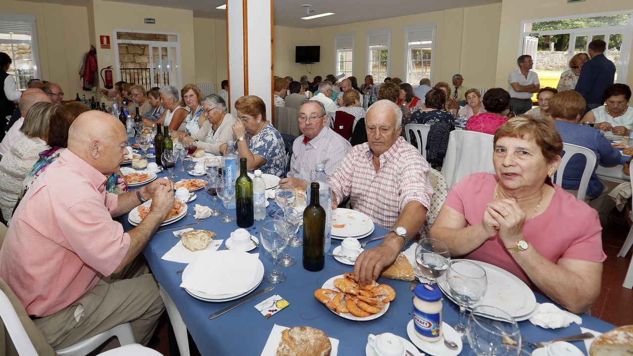 Comida de los Mayores en las fiestas de la Guadalupe.
