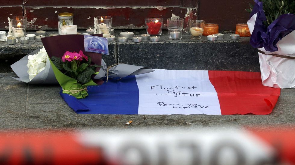 Abrigos abandonados en la calle al lado del Comptoir Voltaire cafe