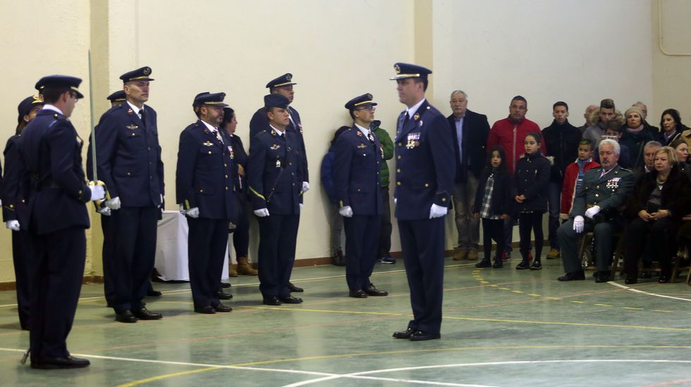 El EVA 10 celebra la festividad de su patrona la Virgen de Loreto con un acto militar