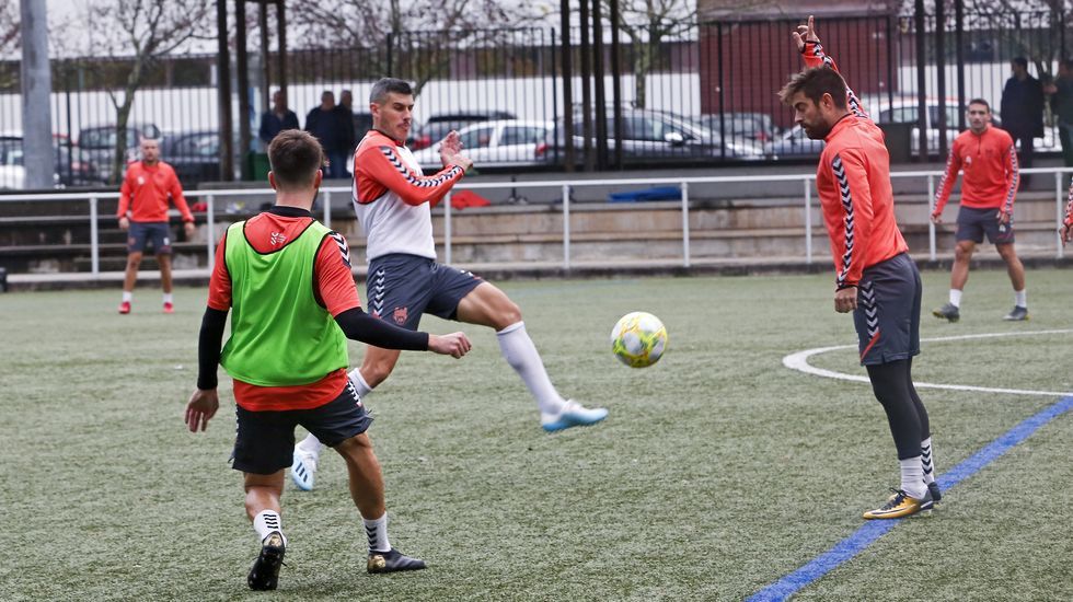 Entrenamiento del Pontevedra CF en A Xunqueira