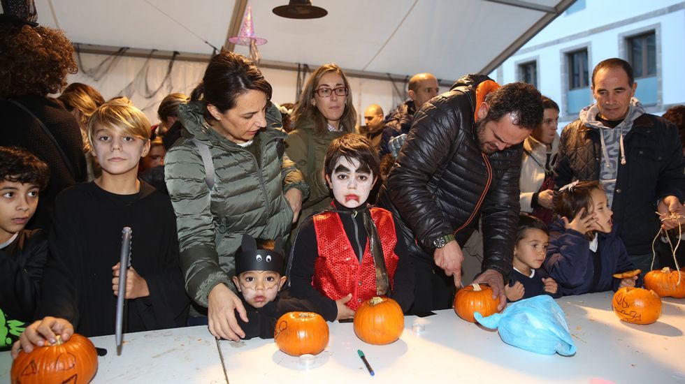 Ourense celebra el Samaín en la praza Maior