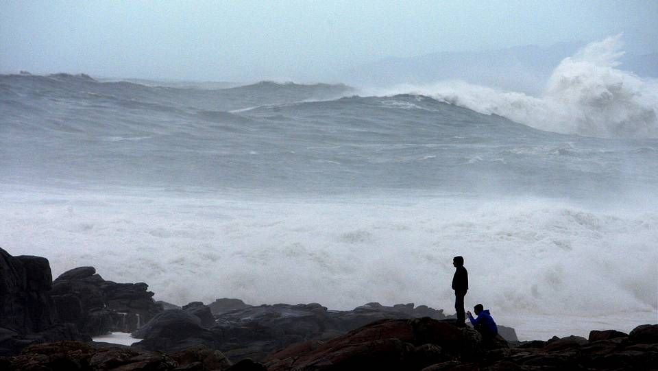 Olas H.Temporal en la playa de A Frouxeira, en Valdoviño