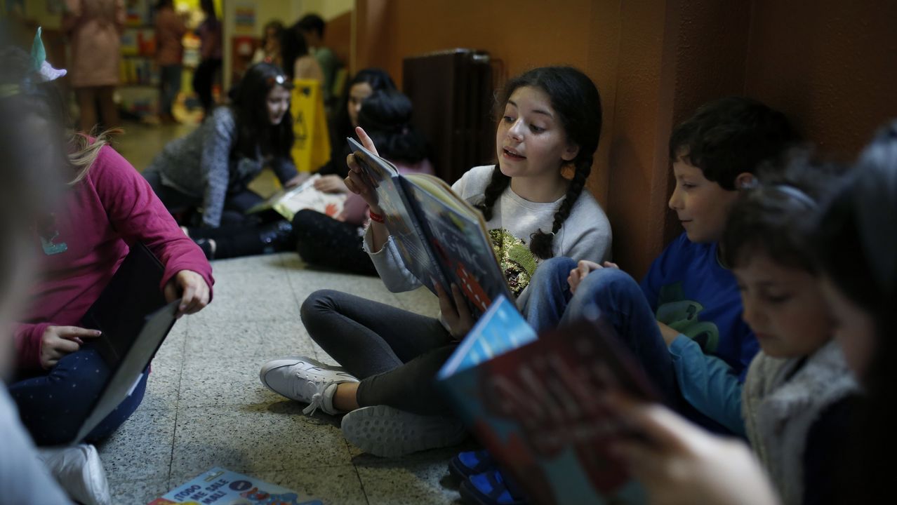 Los escolares del Colegio Anxo da Garda celebran el Dia Internacional del Libro