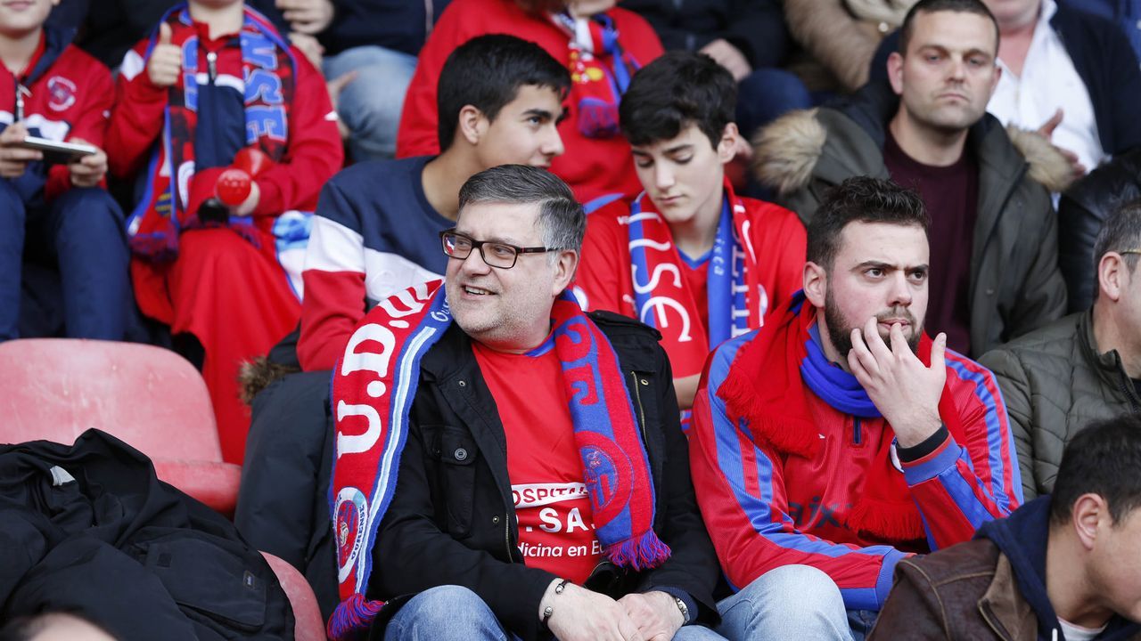 Ambiente de gala en el derbi del fútbol ourensano.La pugna entre la UD Ourense y el Ourense CF fue toda una fiesta del balompié provincial