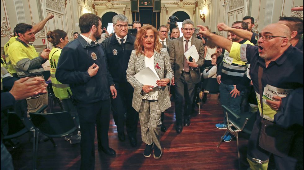 Protesta de trabajadores de Ence en la Diputación de Pontevedra