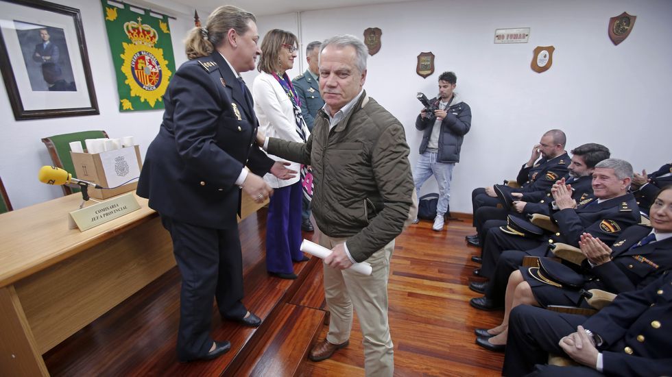 Entrega de medallas en la Policía Nacional