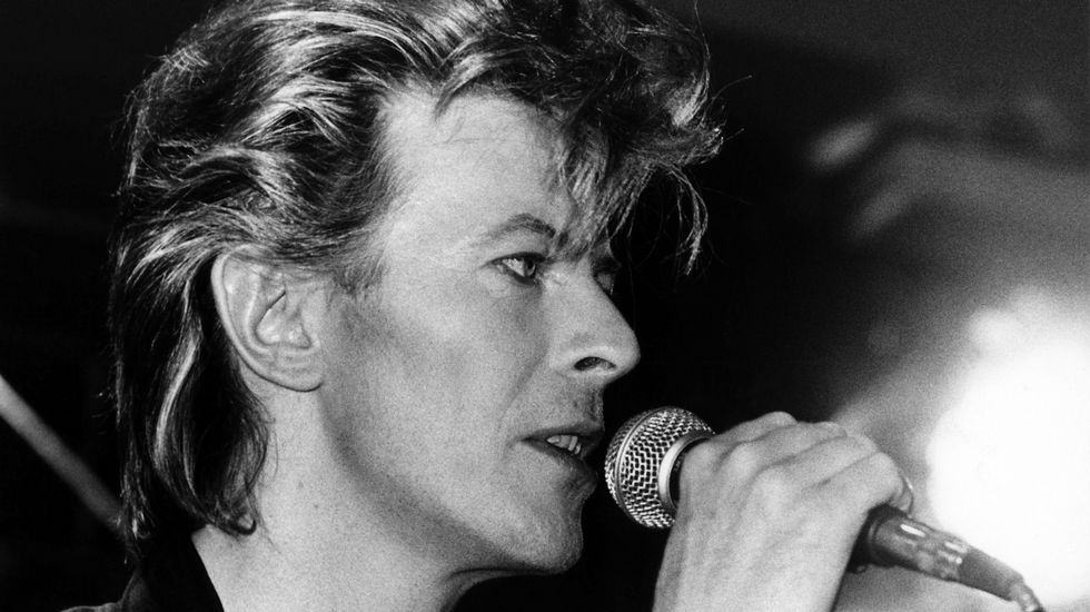 El artista durante una conferencia de presna sobre su «Glass Spider Tour» en Múnich, en 1987.