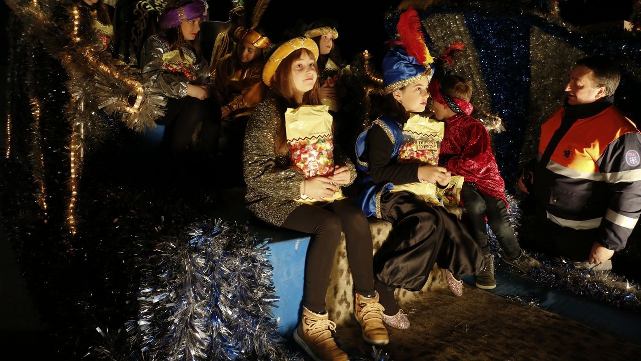 La tradicional foto en el regazo de los Reyes, para avisarles de lo que les hemos pedido