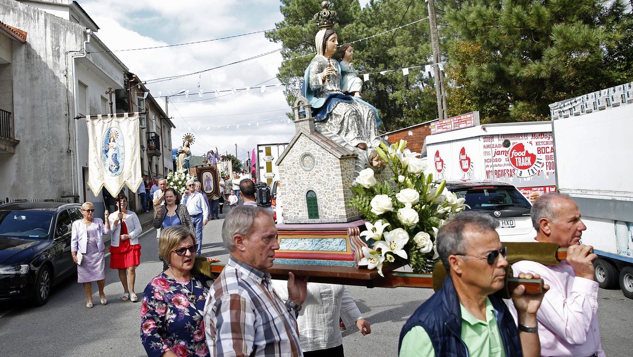 Fiestas en San Roquiño misa y procesión en honor a San Miguel