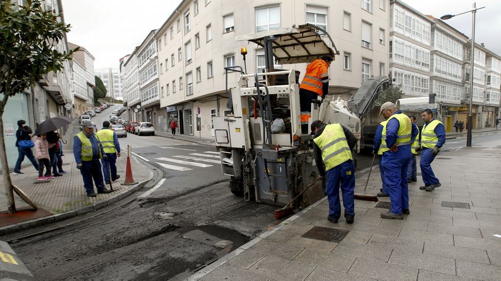 OBRAS DE ASFALTADO EN LA CALLE GARCIA PRIETO EN CONXO
