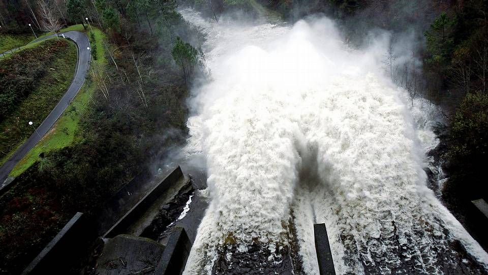 Carballo XXL.Temporal en la playa de A Frouxeira, en Valdoviño