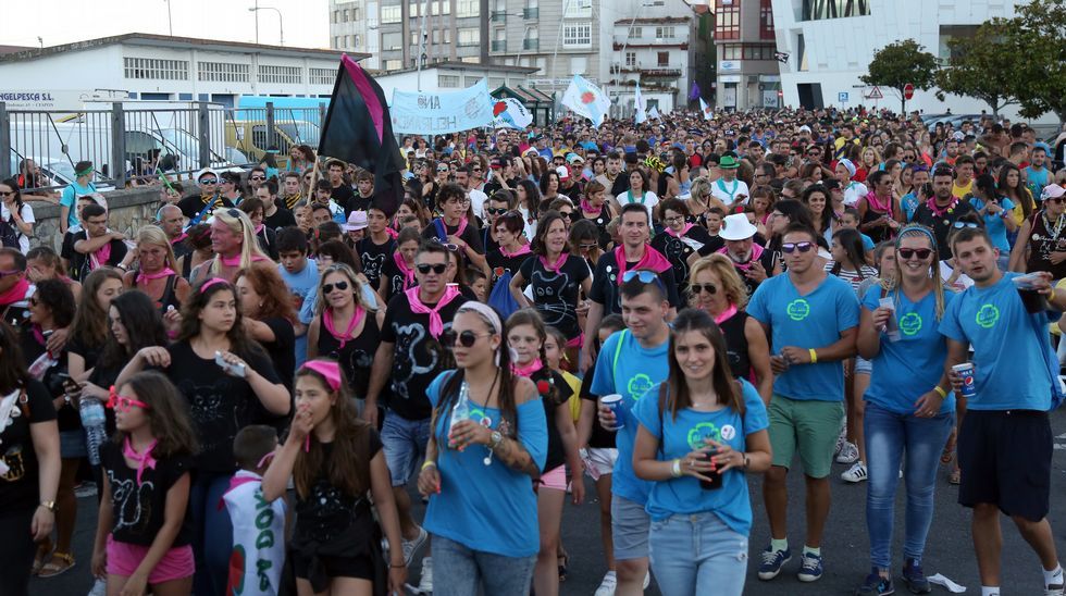 Desfile de peñas da Festa da Dorna 2016