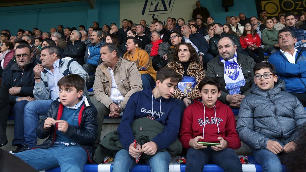 Partido de fútbol Segunda B entre Boiro y Celta B